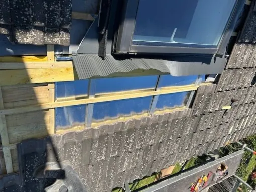 Rénovation de l'étanchéité d'un Velux de maison à Combs-la-Ville, Brie-Comte-Robert, AF Couvertures