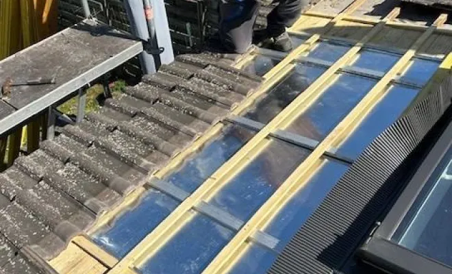 Rénovation de l'étanchéité d'un Velux de maison à Combs-la-Ville, Brie-Comte-Robert, AF Couvertures