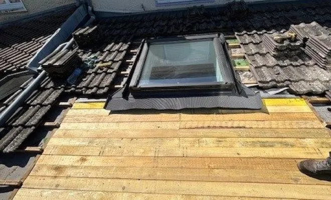 Rénovation de l'étanchéité d'un Velux de maison à Combs-la-Ville, Brie-Comte-Robert, AF Couvertures